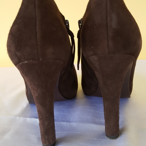 Authentic Ralph Lauren Brown Suede Bootie size 8 - Picture 2 of 5